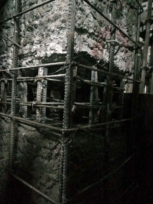 柱加大截面加固